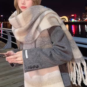 TEMU 여성용 럭셔리 인조 플리스 스카프 - 포근하고 두꺼운 겨울용 숄, 태슬 장식, 통기성 폴리에스터, 베이지 & 연갈색 줄무늬 패턴, 캐주얼 외출 및 추운 날씨에 완벽, 야외 따뜻함 | 태슬 디테일 | 바람 방지|스카프