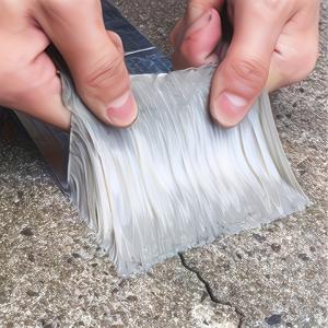 TEMU 1롤 강력 방수 알루미늄 포일 테이프 - 매우 튼튼하고 고온 저항 (방열), 누수 방지 및 녹 방지, 즉각적인 밀봉으로 누수 수리, 배관, 파이프, 지붕, 벽, 수영장에 적합 - 실내/실외