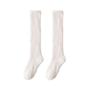 TEMU 청소년용 두꺼운 무릎까지 닿는 양말 한 쌍입니다.