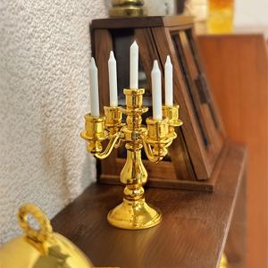 TEMU 1개 미니어처 골든 캔들스틱 모델, 크리스마스 및 할로윈 장식용 리얼리스틱 미니 실버 캔들스틱, 예술적인 생일 선물 및 홈 장식, 예술적인 분위기 향상