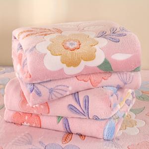 TEMU 아름다운 플로럴 디자인과 편안하고 통기성이 좋은 이불로 낮잠을 취하기에 완벽합니다. 자동차, 침대 또는 소파에서 낮잠을 취할 때 사용할 수 있으며 세탁기에서 세탁할 수 있습니다.