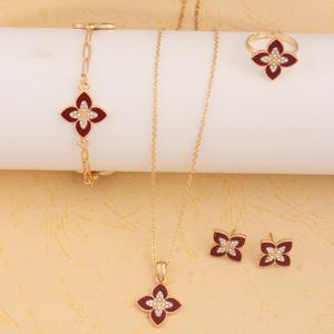 TEMU 세련된 행운의 네잎 클로버 목걸이, 귀걸이, 반지, 팔찌 4종 세트 (여성용). 심플하고 산뜻한 디자인으로 및 파티에 완벽합니다.