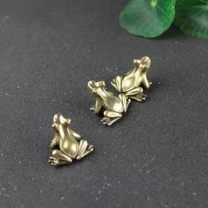 TEMU 3피스 미니 개구리 조각상 세트, 소형 금속 토드 동물 티 펫 장식 – 실내 및 야외 테이블 액세서리로 완벽한 다양한 공간용 또는 정원 오너먼트. 크리스마스 할로윈 가을 홈 데코 수집품으로 이상적