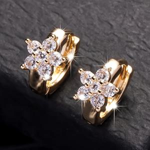 TEMU 여성용 저자극 체리 블라썸 귀걸이 - 큐빅 합성 지르코니아, 스파클링 플라워 스터드, 2월 탄생석 주얼리 선물, 결혼식, 발렌타인데이, 생일 파티용 - 민감한 라이트 베이지 CZ 귀걸이