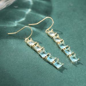 TEMU 요요 여성용 도금 합성 지르코니아 귀걸이 - 긴 우아한 웨딩 & 파티 주얼리, 연중 착용 가능, 가볍고 고급스러운 드롭 귀걸이, 웨딩, 연회 및 특별한 행사를 위한 선물