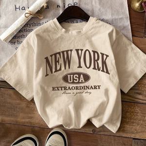TEMU 여성용 캐주얼 스포티 반팔 티셔츠 - 뉴욕 USA 특별 그래픽 프린트, 연한 베이지, 통기성 라운드 넥, 세탁기 사용 가능 봄/여름 상의, 여성용 티셔츠, 트렌디 의류, 비침 방지 원단, 편안한 핏