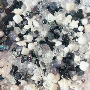 TEMU 100g 혼합 수제 DIY 블랙 쿨 비즈 목걸이 가방 폰 체인 소재 가죽 밴드 액세서리, DIY 제작 재료, 우아한 다크 톤 액세서리, 고급 디자인 주얼리 키트 - 팔찌, 키체인 펜던트 등에 적합한 공예 액세서리, 패션 선물용 주얼리 만들기 키트