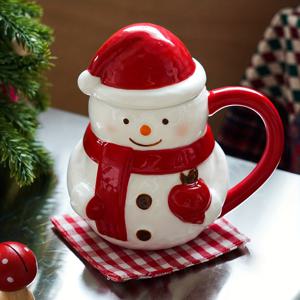 TEMU 1개 겨울 만화 머그컵 (눈사람 뚜껑 포함) - 귀여운 세라믹 크리스마스 커피 컵 세트, 재사용 가능한 원형 디자인 (주스, 우유, 커피용) - 가족을 위한 완벽한 생일 & 휴일 선물, 장식 뚜껑이 있는 재미있는 머그, 크리스마스 머그, 축제 분위기의 음료 용품