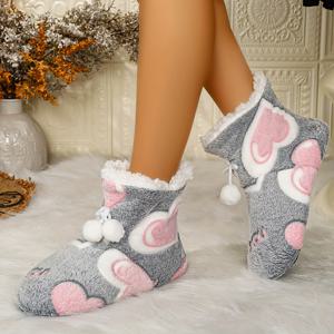 TEMU 여성용 겨울 실내 따뜻한 두꺼운 슬리퍼, 패셔너블하고 우아한 랜덤 하트 패턴, 작은 폼폼 토퍼와 패브릭 미끄럼 방지 밑창, 여성용 플러시 슬리퍼, 귀여운 슬리퍼, 여성용 슬립온 슬리퍼, 여성용 슬리퍼 플러스 사이즈