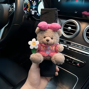 TEMU 1개 귀여운 자동차 시트 벨트 어깨 커버 익스텐더 - 부드러운 폴리에스터, 블랙 & 핑크 베어 디자인과 꽃 장식, 모든 차량에 적합 - 크리스마스, 할로윈, 추수감사절 선물로 이상적