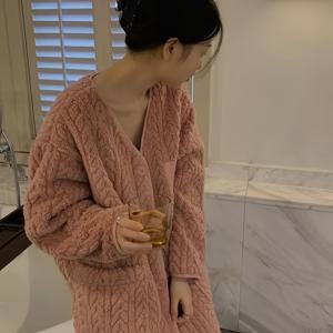 TEMU 여성용 우아한 플란넬 나이트가운 - 두꺼운 V넥 긴팔 슬립 드레스 버튼 프론트, 단색 겨울 홈웨어, 성인용 편안한 가을 & 겨울 잠옷, 코지 라운지웨어 | V넥 디자인 | 부드러운 질감, 여성용 나이트가운, 여성용 나이트 가운|여성원피스|가을원피스