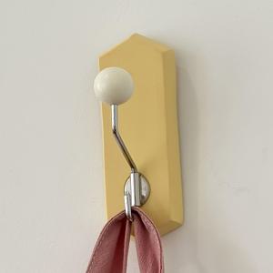 TEMU 미드세큐리 모던 자석 벽걸이 코트 랙, 나무 및 금속 볼 후크 포함 - 접이식 공간 절약 디자인, 2가지 설치 방법, 현관, 침실, 사무실용 수제 장식 랙 | 세련된 벽 마운트 | 접이식 디자인의 코트 랙 벽 마운트