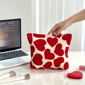 TEMU 1개 플러시 하트 모양 클러치 메이크업 가방, 및 화장품 보관 파우치, 외출하는 여성에게 필수품, 데일리 휴대 여행에 적합, 휴대폰 및 추가품, 세면도구 및 기타 잡화 보관용