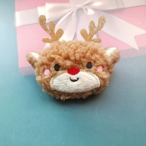 TEMU 6개 크리스마스 플러시 액세서리: 산타, 눈사람, 크리스마스 트리 & 순록 브로치 (스카프와 모자용), 휴일 액세서리,축제 장식,유쾌한 계절 액세서리,기발한 크리스마스 장식,내구성 있는 휴일 장식,수공예 장식,순록 장식,산타 클로스 액세서리,휴일 쇼핑객