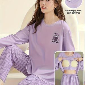 TEMU 여성용 긴팔 긴바지 라운지웨어 세트입니다. 가을, 겨울에 적합하며, 가슴 패딩과 변형 방지 바인딩 칼라로 더 큰 편안함을 제공합니다. 귀여운 곰돌이 패턴이 있는 보라색으로 제공되며, C를 위한 완벽한 선택입니다.