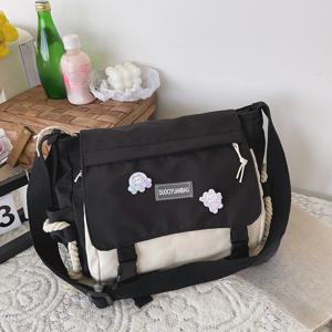 TEMU 빈티지 스타일 한국식 울장 나일론 크로스바디 백 - 대용량 투톤 파스텔 핑크 & 베이지 블랙 액센트, 귀여운 만화 패치, 조절 가능한 스트랩 & 태슬 디테일, 여성용 아카데믹 캐주얼 가방, 멀티펑셔널 퍼스, 재미있는 패치홀더 디자인