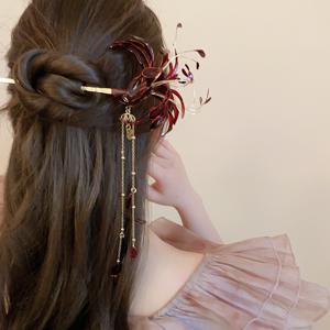 TEMU 우아하고 스타일리시한 머리핀, 부드러운 태슬과 독특한 꽃 디자인으로 장식되어 있습니다.
