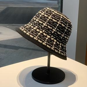 TEMU 여성을 위한 여름 통기성 좋은 버킷 모자 1개 - 블랙 앤 화이트 체크무늬, 세련되고 다용도로 사용할 수 있는 스트로 모자, 캐주얼한 의상에 적합한 통기성 좋은 모자, 캐주얼한 모자 | 체크무늬 모자 | 건설, 버킷 모자