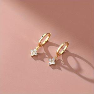 TEMU 여성용 네잎꽃 귀걸이 - KC 금도금 알레르기 방지 스터드, 일상 및 공식 행사용 플로랄 주얼리, 발렌타인데이 선물 - 연중 우아한 꽃 모양 귀걸이