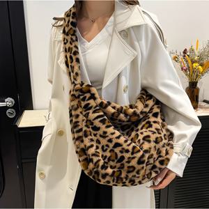 TEMU 여성용 플러시 컬러 블록 토트백 - 핑크, 브라운 프린트, 베이지 프린트의 트렌디한 숄더 크로스바디 백. 이 중간 크기의 소프트 지퍼 핸드백은 작은 포켓이 없으며, 키가 170cm/5.58피트 이하의 여성에게 적합합니다.