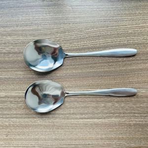 TEMU 2개 세트 오버사이즈 스테인리스 스틸 긴 손잡이 숟가락 내구성 및 두꺼운 디자인, 가정, 호텔, 카테인, 레스토랑에 적합한 상업용 주방 도구 - 컬러풀하고 생동감 있는 디자인의 추수감사절 파티 특별품, 아침 식사 및 수프 숟가락