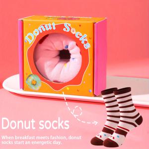 TEMU 1쌍 KH 재미있는 도넛 박스 양말 - 남녀를 위한 독특한 생일//크리스마스 선물, 귀여운 도넛 디자인, 파티용 통기성 중간 길이 양말, 일상 및 특별한 날에 적합 - 재미있는 노벨티 아이디어, 파티 액세서리, 유쾌한 디자인, 편안한 착용감, 재미있는 소품, 양말 애호가를 위한
