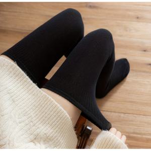 TEMU 여성 플러스 사이즈 기모 양말 세트. 겨울철 따뜻함을 위해 설계되었으며 두꺼운 쿠션으로 가슴까지 올라오는 긴 양말입니다. 이 세련되고 단색의 양말은 아치 및 뒤꿈치 지지력을 제공하며 캐주얼하고 포멀한 모든 행사에 적합합니다.|빅사이즈