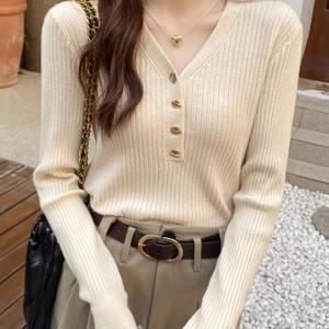 TEMU 여성용 우아한 V넥 스웨터 - 장식 버튼 디자인, 부드러운 긴팔 레이어링 탑, 봄철 캐주얼 & 오피스룩 필수 아이템, 사계절 활용 가능, 소프트 질감 니트 카디건, 핸드워시 케어, 클래식 블라우스, 봄 시즌 워드로브 스테이플|블라우스|여성블라우스