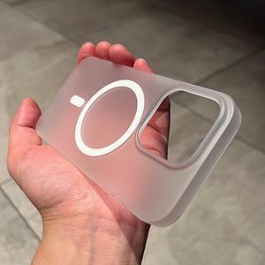 TEMU 휴대폰 케이스 - 아이폰 15, 14, 13, 12, 11 Pro Max Plus 호환, 마그네틱, 초슬림, 반투명 무광 케이스를 위한 새로운 고급 디자인. 부드러운 촉감과 투명 무선 충전을 지원하며 내구성이 뛰어난 PC 하드 커버를 제공합니다.