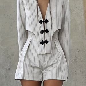 TEMU 부유를 유도하는 패션스러운 고급스러운 긴팔 불규칙 탑과 하이웨이스트 반바지 세트