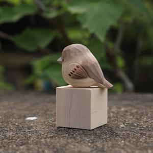 TEMU 작은 참새를 새겨 만든 수제 나무 조각 | 귀여운 새 장식, 홈 데코, 생일 선물, 컴퓨터 데스크탑, 침대 옆 테이블, 와인 캐비닛, TV 캐비닛에 적합, 전기 불필요, 크리스마스, 생일, 어버이날, 새 애호가에게 이상적
