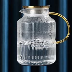 TEMU 뚜껑과 손잡이가 있는 68온스 유리 물병 1개, 1800ml 모던 디자인, 세로 , 내열성 붕규산 유리 재질로 뜨겁고 차가운 액체 모두에 적합, 콜드 브루 커피, 아이스 티에 이상적