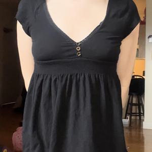 TEMU Y2K-감성 V넥 블라우스, 버튼 디테일 및 주름 있는 허리 - 여름용 반팔, A라인 상의, 블랙, 여성 패션, 여름 패션 | Y2K 패션 | V넥 블라우스