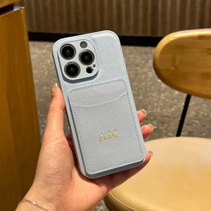 TEMU 휴대폰 케이스 - 다양한 iPhone 모델을 위한 맞춤형 이름/초명 인쇄 휴대폰 케이스, 고급스러운 소프트 인조 가죽 디자인, 카드 슬롯, 3D 조각 금색 글자, DIY 선물로 완벽.