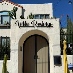 TEMU 맞춤형 금속 레터 하우스 사인 - 개인화된 빌라 및 농장 이름 플라크와 우아한 스크립트 디자인, 편집 가능한 이름과 주소, 내구성 있는 야외 벽걸이 메탈 사인, 전력 불필요, 크리스마스, 발렌타인데이, 어머니날, 졸업을 위한 완벽한 집들이 선물, 팜하우스 러스틱 장식, 아치형 창문 프레임