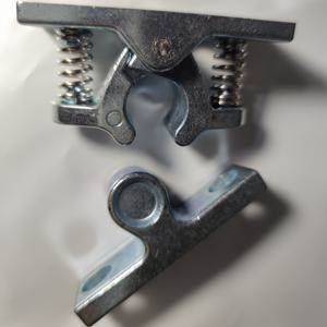 TEMU 스프링 로드드 도어 캐치 - 더블 롤러 버클 잠금 해제 클램프, RV, 트레일러, 보트, 차고 도어용 주석 합금 금속 래치 - 헤비 듀티 푸시 투 오픈 디자인, 정원, 침실, 거실, 옷장, 욕실, 가정 및 캠핑용 스토리지 하드웨어, 트레일러 도어 잠금, 강력한 구조