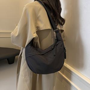 TEMU 여성을 위한 새로운 달 디자인의 가벼운 나일론 옥스포드 핸드백 - 조절 가능한 숄더 스트랩, 여러 포켓, 태슬 장식이 있는 넉넉한 내부가 특징이며, 직장 및 통근에 이상적입니다 (오렌지, 회색 및 검정색으로 제공).|가방|크로스백|슬링백