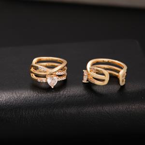 TEMU 아름다운 하트 모양의 클립 온 귀걸이, 반짝이는 큐빅 지르코니아, 골든 톤 디자인, 뚫지 않아도 됩니다 - 일상 착용 또는 선물로 완벽, 데이, 어머니의 날 또는 기념일에 이상적, 귀여운 귀걸이|피어싱