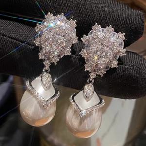 TEMU 반짝이는 합성 지르코니아와 인조 진주가 장식된 고급스럽고 우아한 드롭 이어링. 신부, 파티, 결혼식, 발렌타인데이 선물, 고급 데일리 주얼리로 완벽합니다.