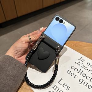 TEMU 휴대폰 케이스 - 하트 모양의 직조 손잡이가 있는 하드 쉘 케이스, 삼성 갤럭시 Z 플립 7, 6, 5, 4, 3 및 5G와 호환됩니다.