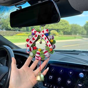 TEMU 차량 내부를 위한 크리스마스 장식, 휴일 및 새해 테마가 특징이며, 당신이 소중하게 여기는 차량의 축제 분위기를 향상시킵니다. 친구, 가족 및 사랑하는 사람들을 위한 훌륭한 선물이며, 다양한 기타 장식으로도 사용할 수 있습니다.