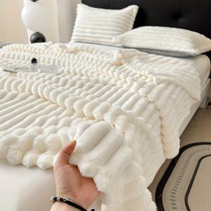 TEMU 1개 초소프트 플러피 담요, 따뜻한 담요, 편안하고 부드러운 보온 통기성, 패셔너블한 솔리드 컬러 디자인 낮잠 담요, 베개 코어 및 베개 커버 미포함, 세탁기 사용 가능. 사계절용, 침실, 거실, 소파, 모던 홈 데코, 낮잠, 에어컨 실내, 사무실 사용에 적합