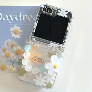 TEMU 휴대폰 케이스 - 삼성 갤럭시 Z 플립 모델 3부터 7까지 디자인된 사랑스럽고 생생한 플로럴 투명 휴대폰 케이스. 트렌디한 한국 INS 스타일, 3D 꽃 비즈 체인 및 접이식 후면 커버가 특징입니다.