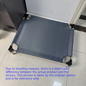 TEMU 숨쉬기 편안하고 답답하지 않은 회색 애완 동물 침대. 강아지용으로 디자인되었으며, 간편한 접이식 디자인으로 보관 및 운반이 용이합니다. 튼튼한 스테인리스 스틸 프레임이 있어 고양이와 강아지 모두에게 적합합니다. 침대는 분해가 용이합니다.