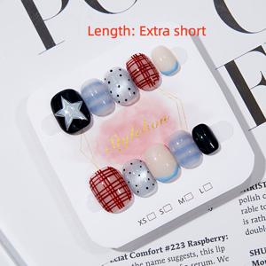 TEMU 10개 손으로 그려진 그라데이션 별, 빨간색 체크무늬 패턴과 파란색 고양이 눈 프렌치 팁이 특징이며, Y2 스타일의 달콤하고 멋진 대비되는 색상이 특징이며, 여성에게 적합한 짧은 사각형 및 원형 인조 네일입니다.|네일
