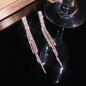 TEMU 여성용 우아한 긴 태슬 귀걸이 - 골드톤 구리와 반짝이는 합성 지르코니아 악센트, 캐주얼 또는 정장 행사에 적합한 세련된 매달린 디자인, 공식 귀걸이 | 우아한 매달린 귀걸이 | 구리 귀걸이, 여성용 귀걸이, 배터리 없음