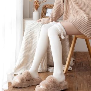 TEMU 여성을 위한 귀여운 긴 양말 한 쌍, 가을 및 겨울에 적합, 푹신한 모서리와 폼폼 장식, 니하이 스타일