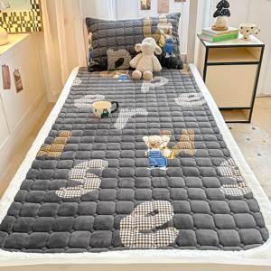 TEMU 초극세사 부드럽고 편안한 밀크 벨벳 얇은 매트리스, 고품질 따뜻한 퀼팅 매트리스 (베개 커버 제외), 가을/겨울 침구용 매트리스 보호대, 피부 친화적이고 통기성 좋음, 싱글 및 더블 침대에 적합|이불|패드