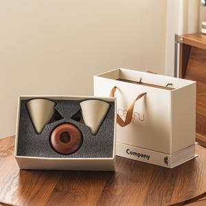 TEMU 2개 레트로 세라믹 커피 머그 세트 (나무 손잡이 포함), 250ml/8.8oz 수제 콘형 머그 및 접시 (우아한 선물 상자 포함) – 크리스마스, 생일, 발렌타인데이 또는 아버지의 날 선물로 완벽