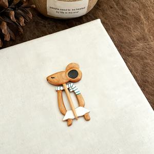 TEMU 발렌타인데이 특별, 커플 액세서리, 작은 쥐 모양의 순수한 나무 스카프 클립, 가을 및 겨울 스웨터 및 스카프에 적합, 스카프 고정 클립. 남자친구와 여자친구를 위한 창의적인 선물.